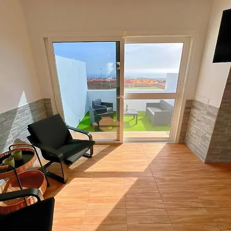 Nyaraló With Sea View *